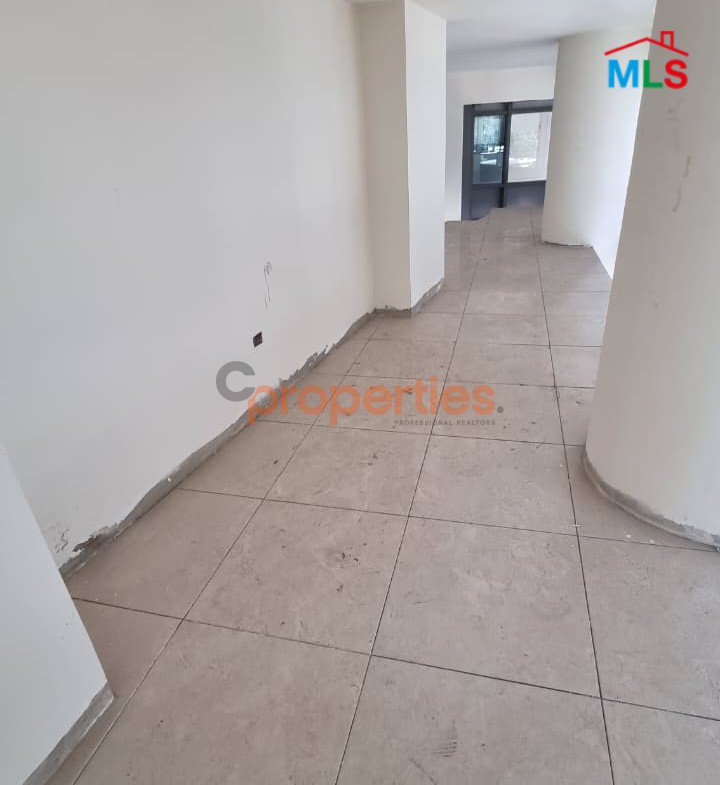 Shop For Rent In Achrafieh - CPBMH06