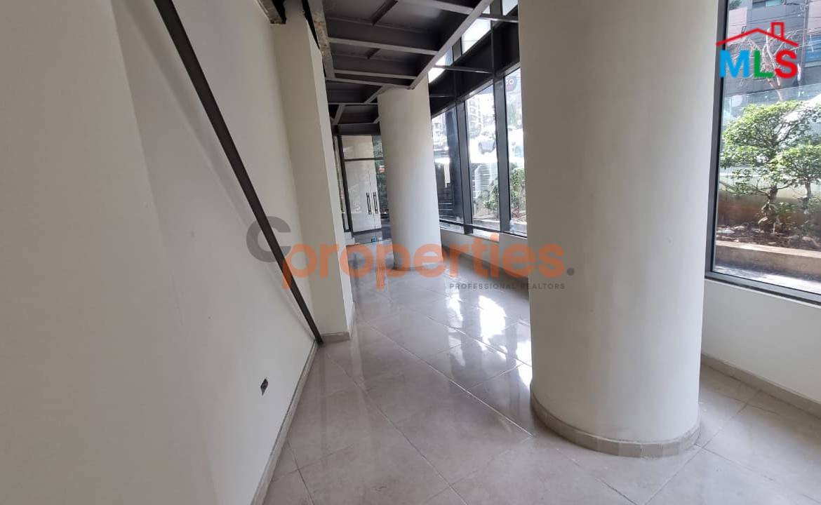 Shop For Rent In Achrafieh - CPBMH06