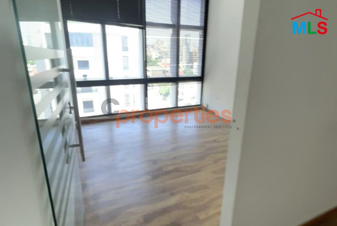 Prime Spacious Office For Rent In Dekwaneh - CPJA68