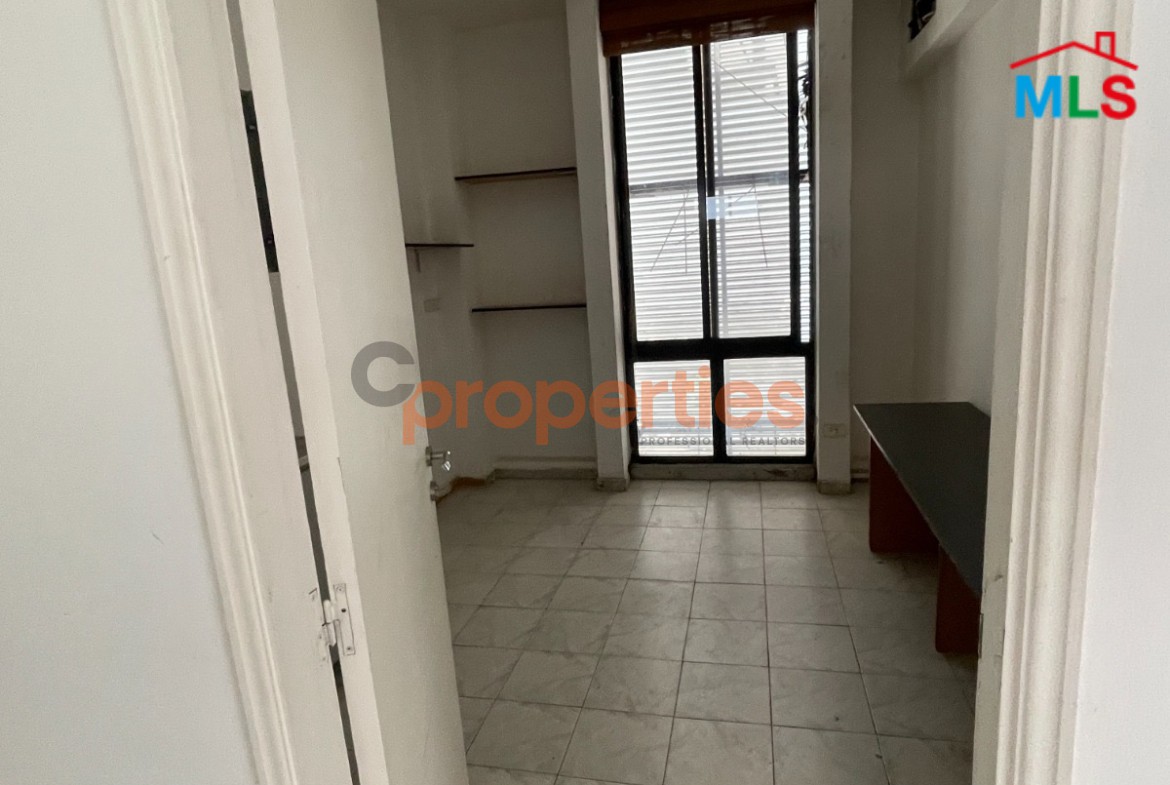 Prime Spacious Office For Rent In Dekwaneh - CPJA68