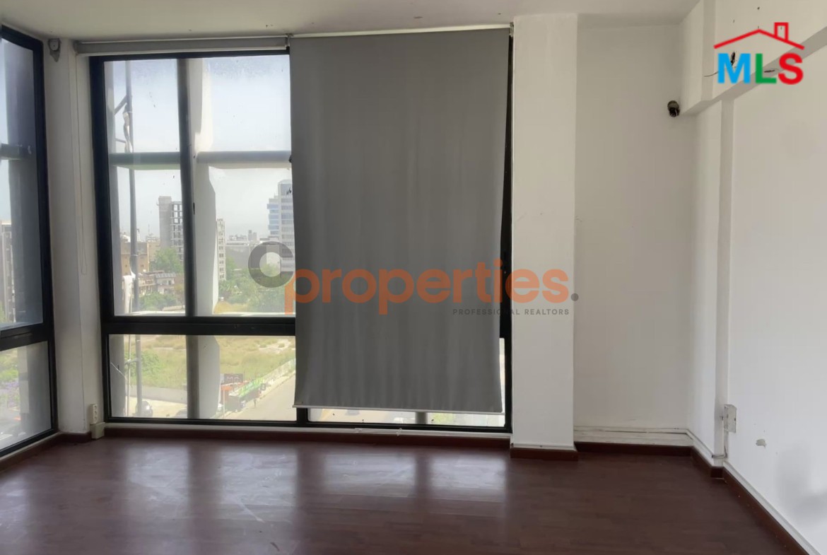 Prime Spacious Office For Rent In Dekwaneh - CPJA68