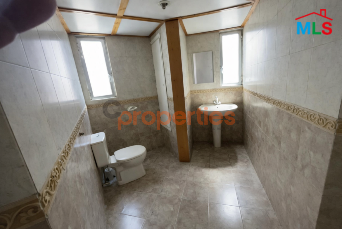 Prime Spacious Office For Rent In Dekwaneh - CPJA68