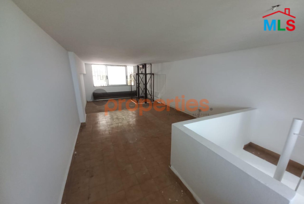 Showroom for Rent in Cornet Chehwan - CPMF41