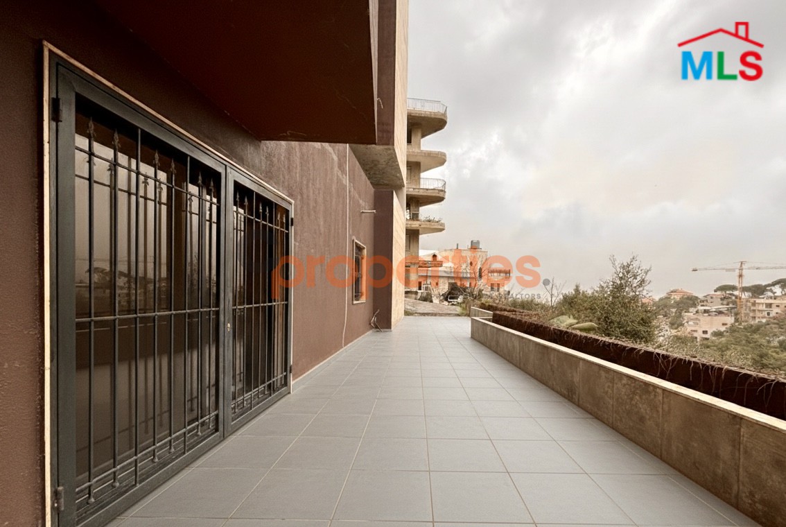 Apartment for rent in Qennabet Broummana with terrace - CPRA111
