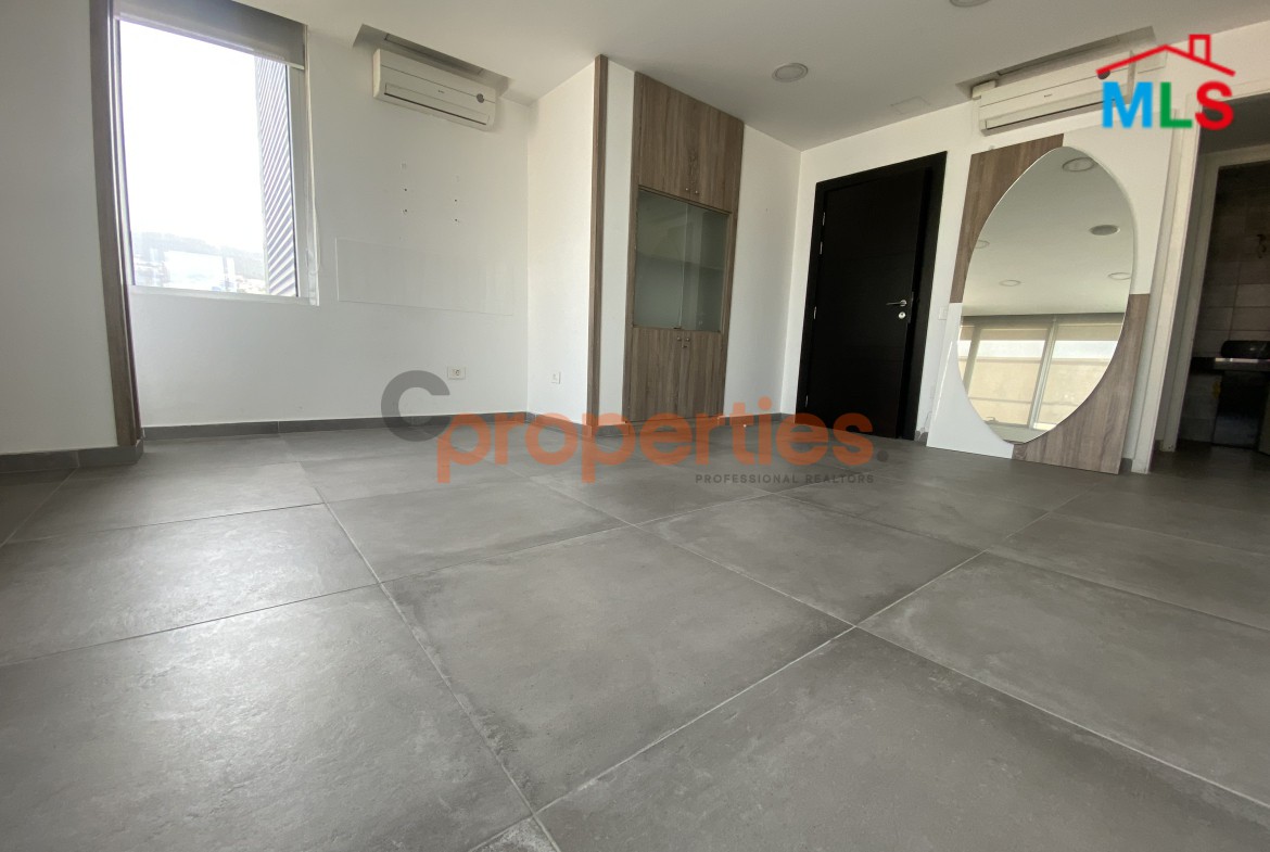 Modern office for rent in Zalka - CPFY136