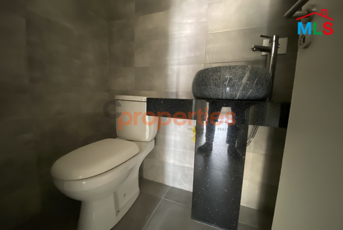 Modern office for rent in Zalka - CPFY136