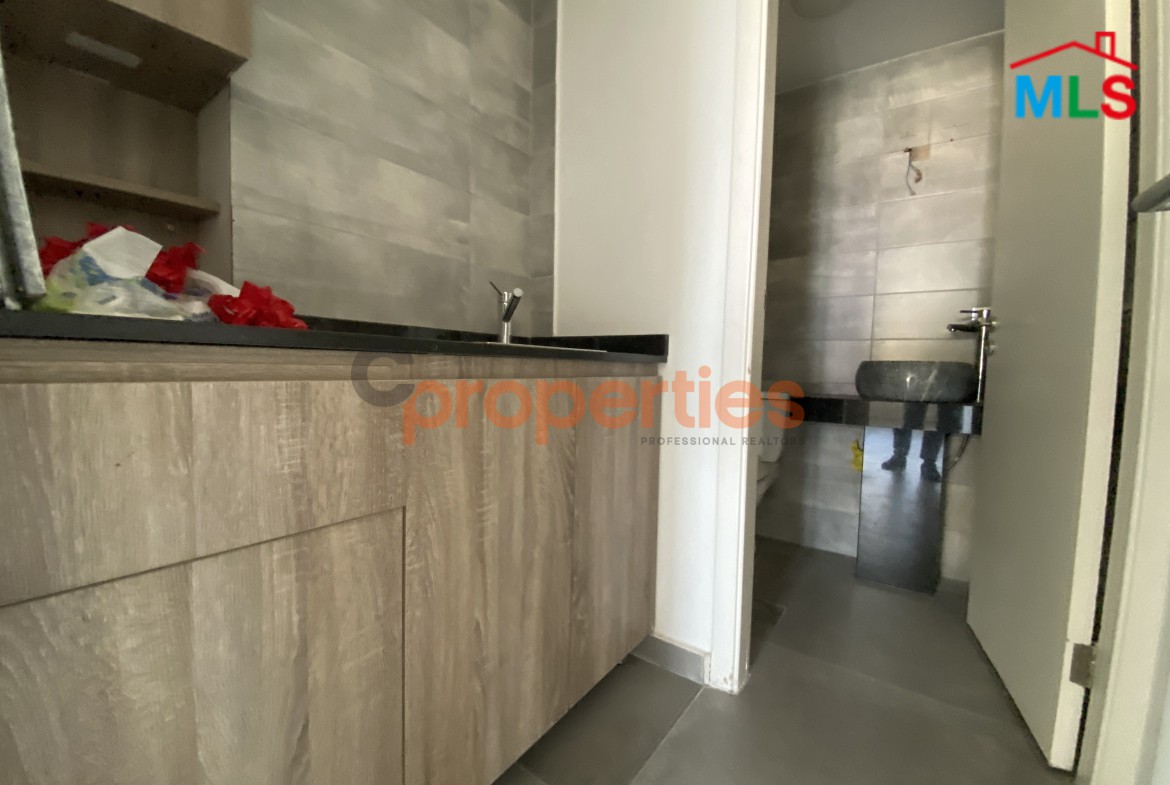 Modern office for rent in Zalka - CPFY136
