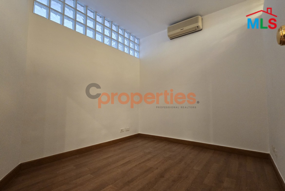 Office For Rent In Badaro - CPJA49