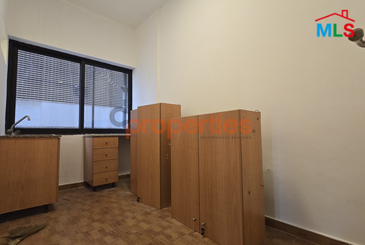 Office For Rent In Badaro - CPJA49