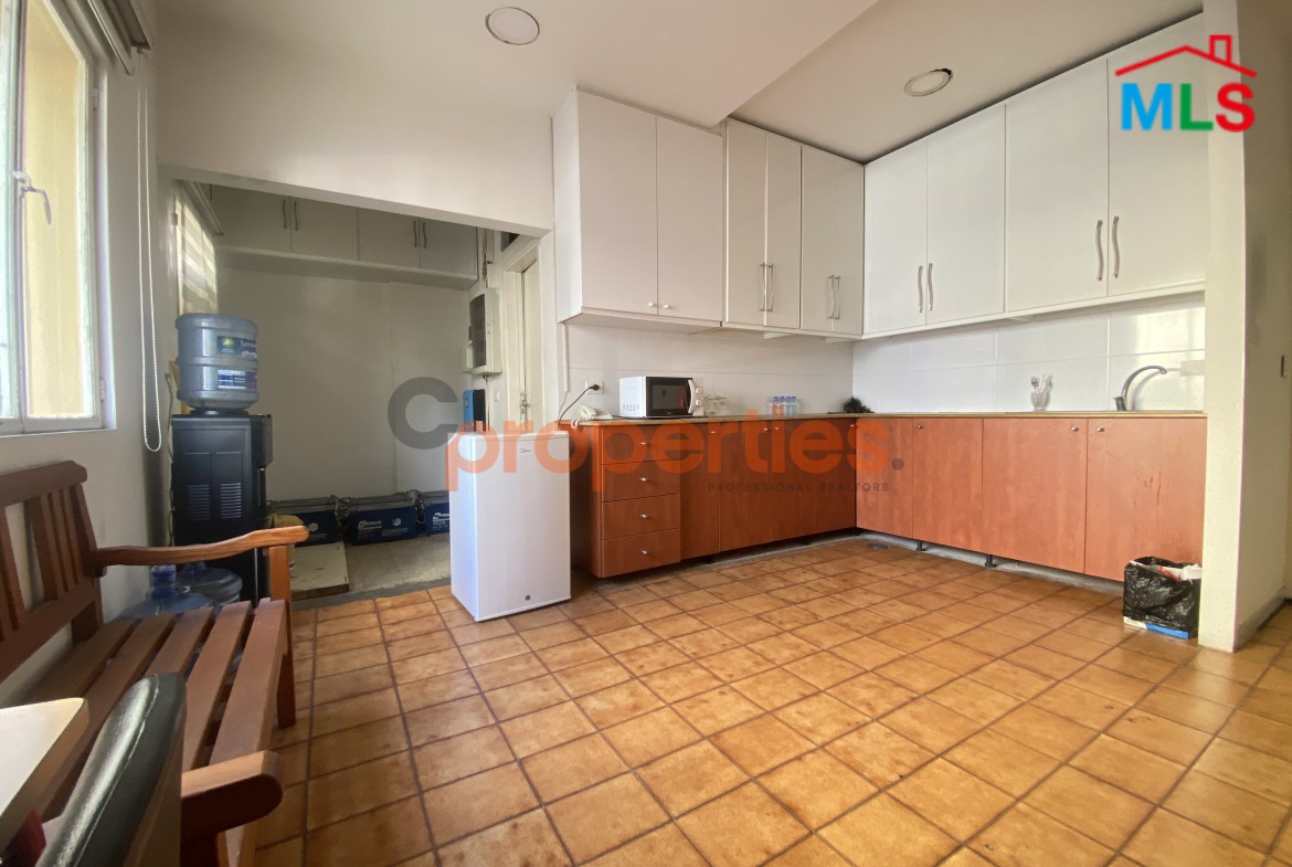 Spacious Office for Rent in Prime Zalka - CPFY110