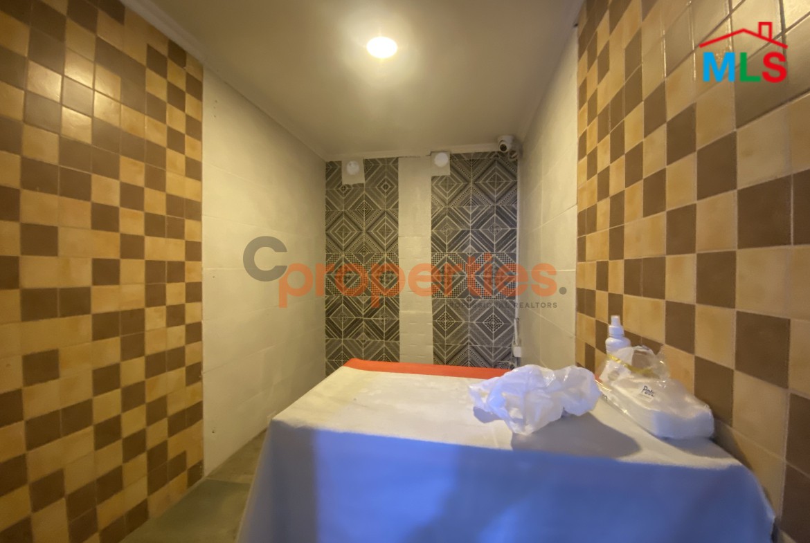 Spacious Office for Rent in Prime Zalka - CPFY110