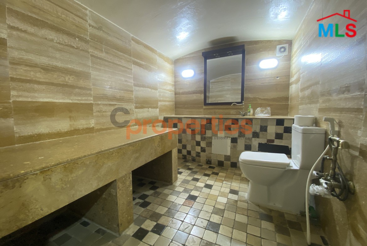Spacious Office for Rent in Prime Zalka - CPFY110