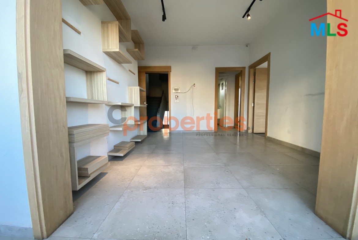 Prime Office for Rent in Zalka - CPFY107