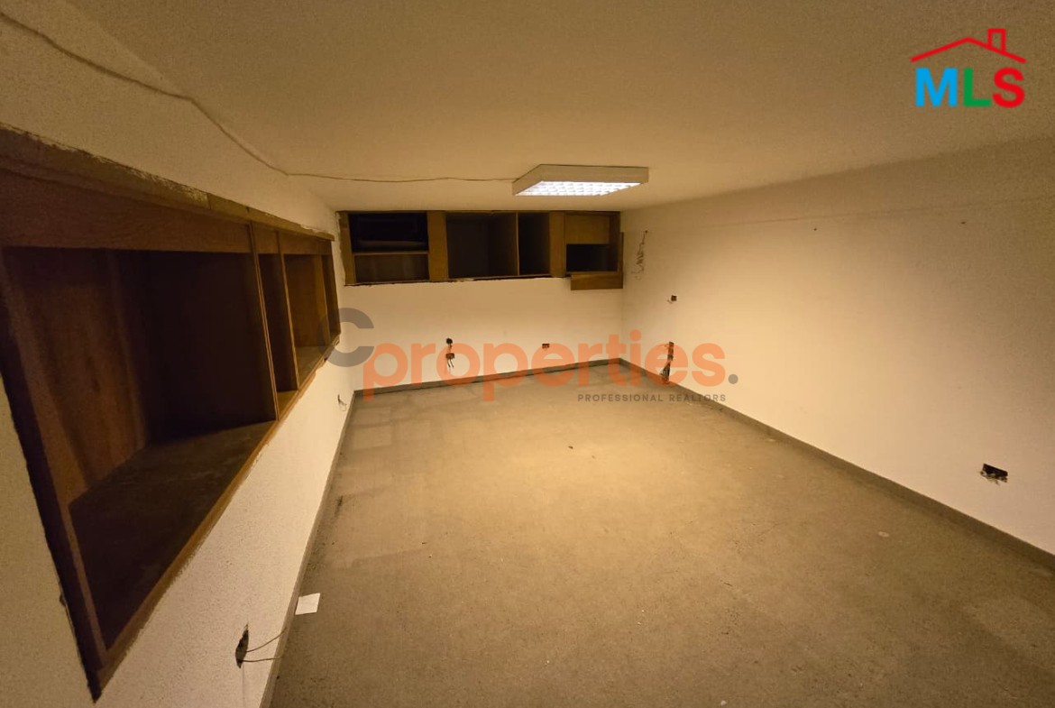 Shop For Rent In Furn El Chebbak - CPJA56