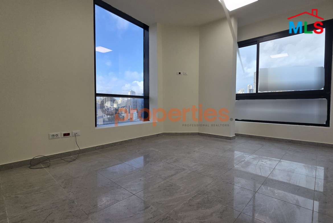 Office For Rent In Adlieh - CPJA43
