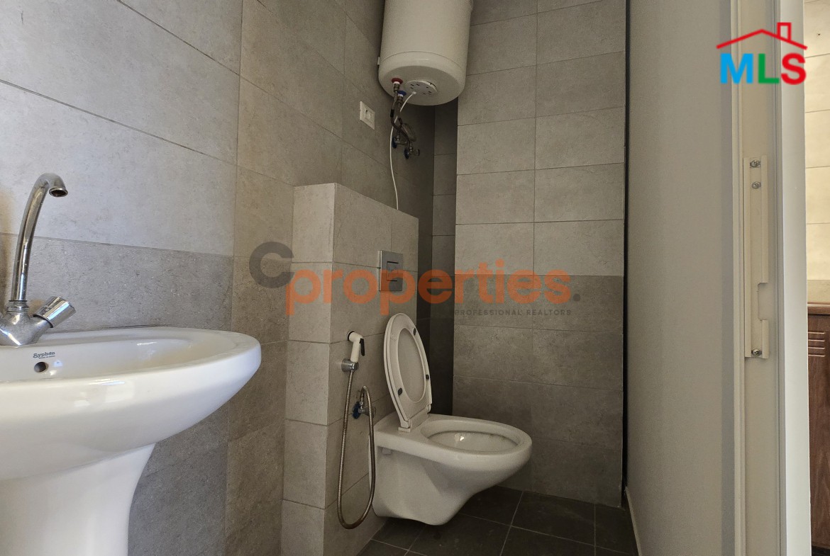 Office For Rent In Adlieh - CPJA43