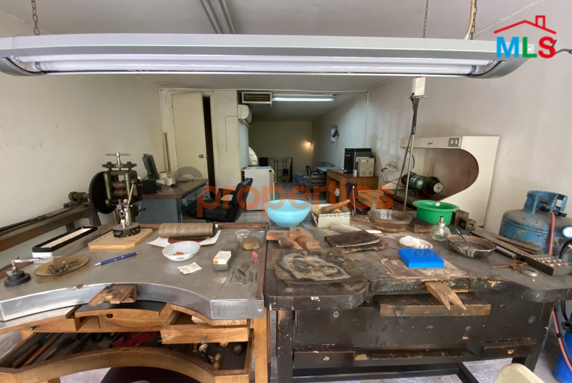 Jewelry Shop with Private Atelier for Rent - Prime Location Zalka -CPFY101