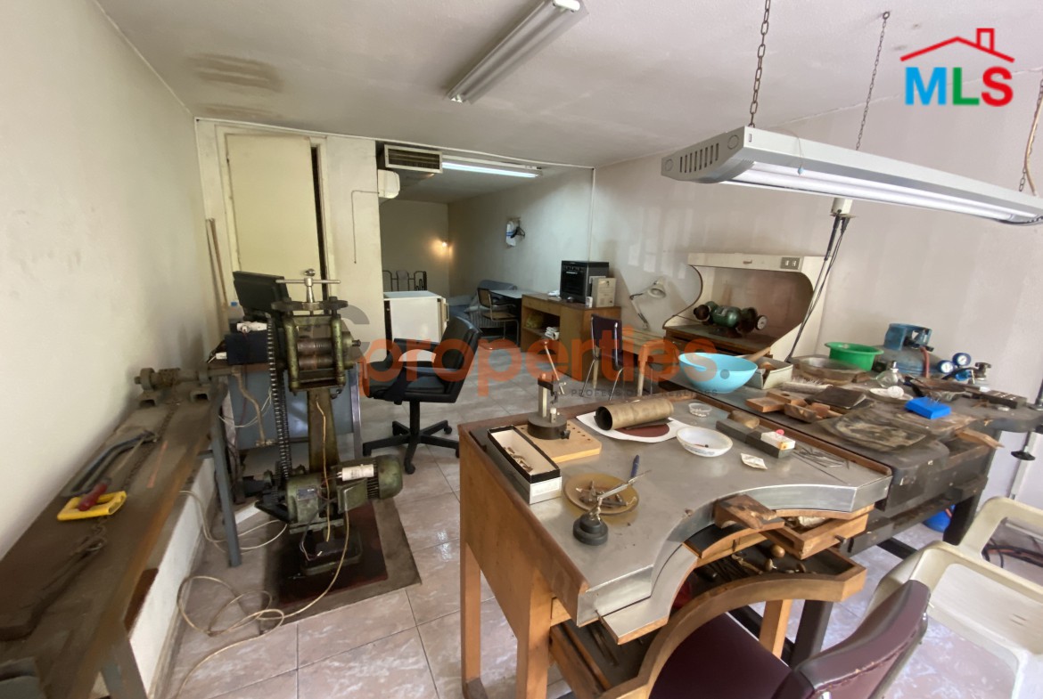 Jewelry Shop with Private Atelier for Rent - Prime Location Zalka -CPFY101