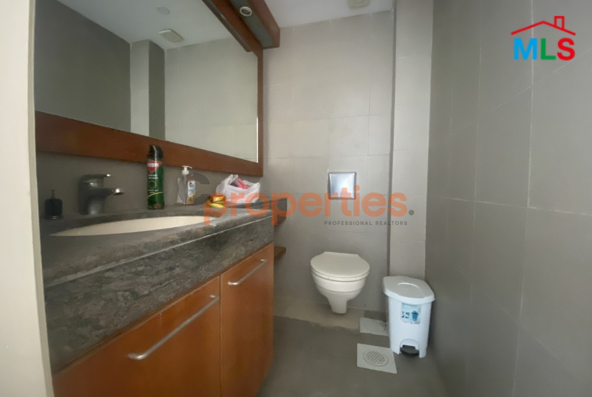 High Floor Office for Rent in Zalka - CPFY94