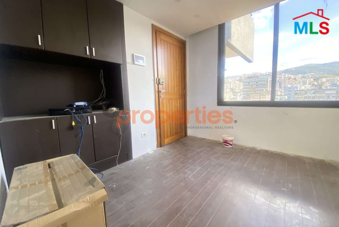 High Floor Office for Rent in Zalka - CPFY94