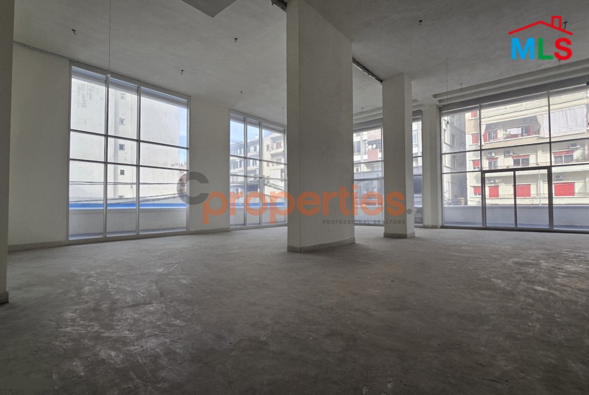 Showroom/Office For Rent In Furn El Chebbak - CPJA31