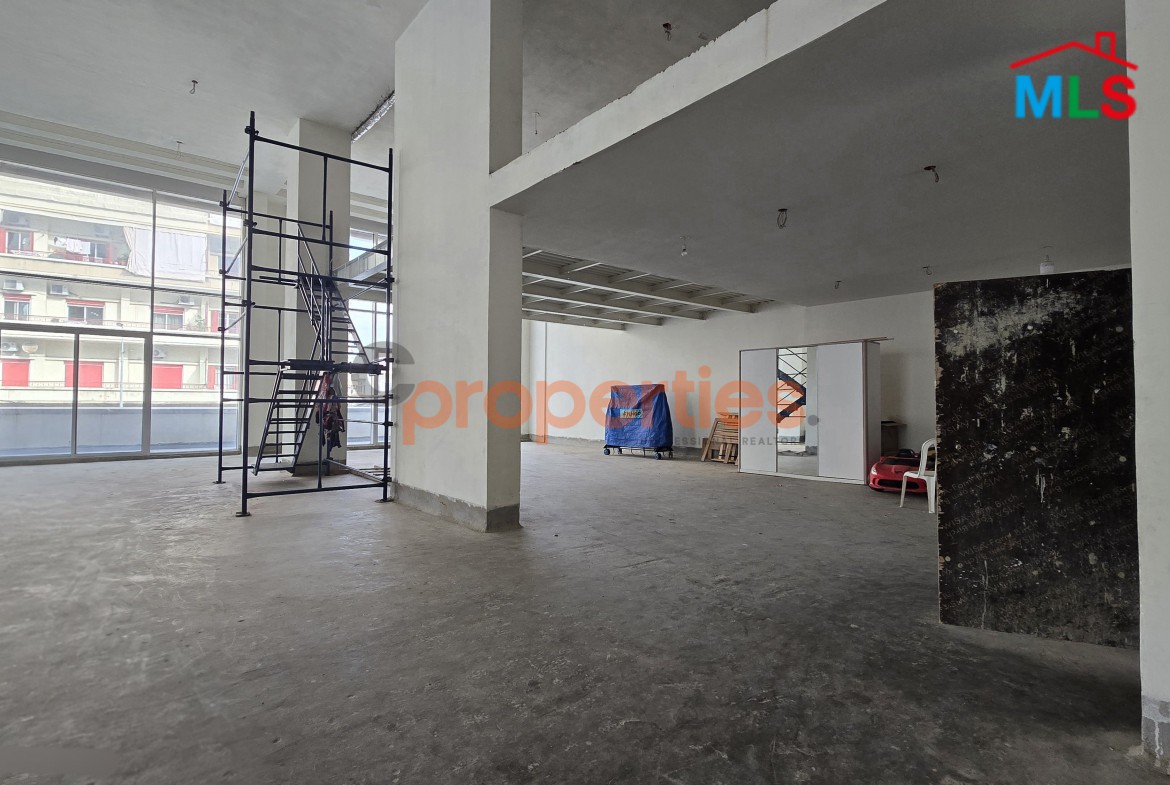 Showroom/Office For Rent In Furn El Chebbak - CPJA31