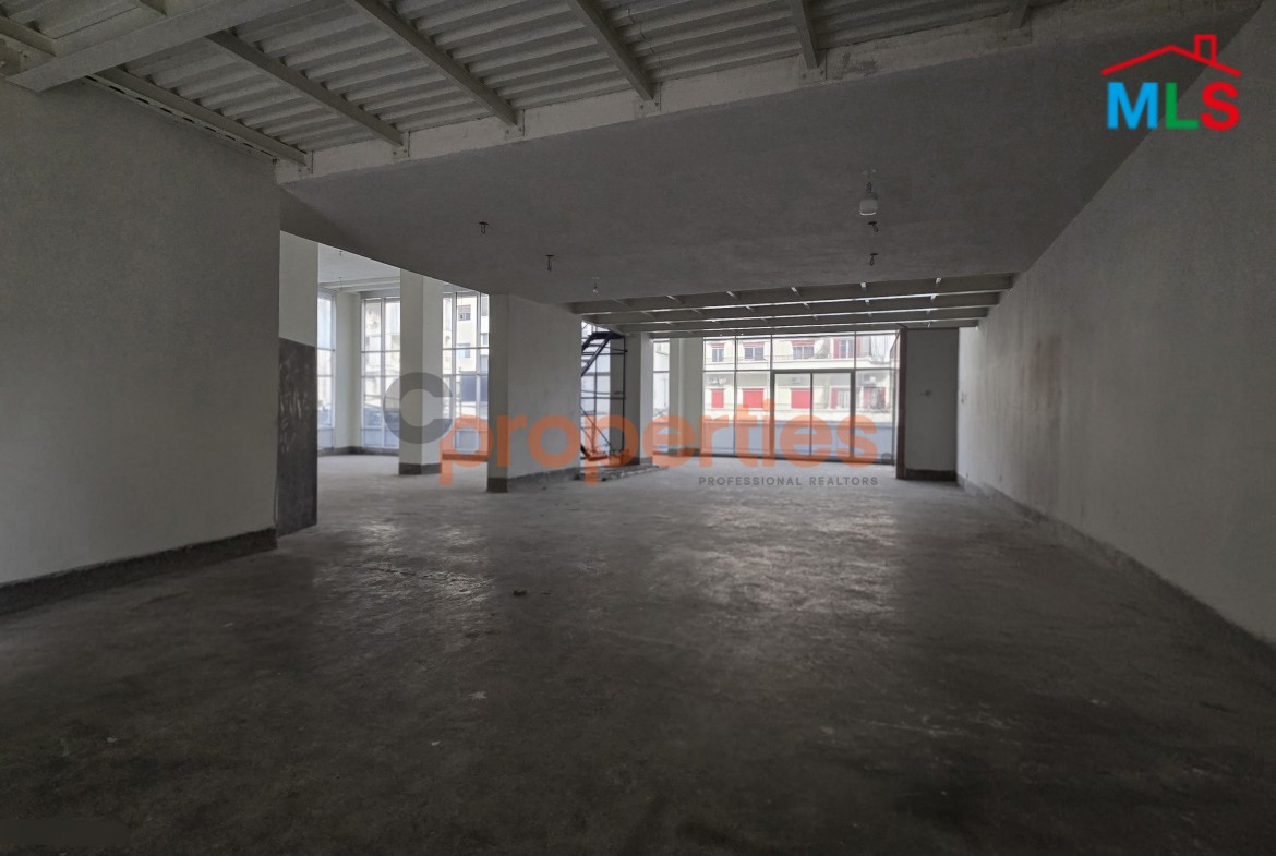 Showroom/Office For Rent In Furn El Chebbak - CPJA31
