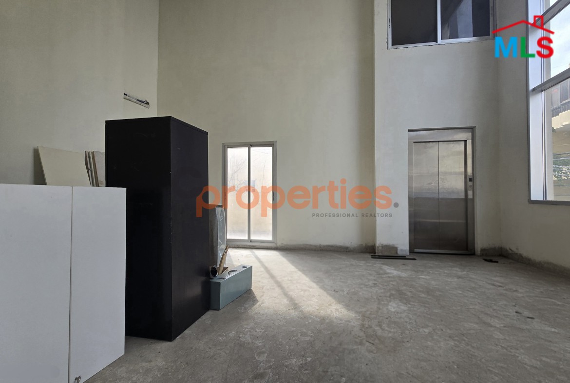 Showroom/Office For Rent In Furn El Chebbak - CPJA31