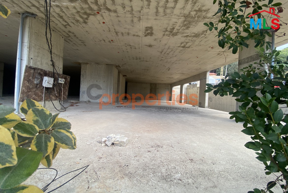 Showroom for rent in Kfarhbeb CPKMT56