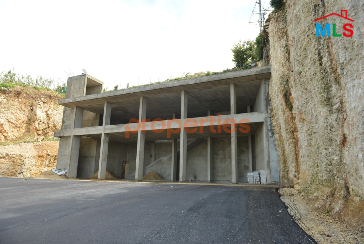 Commercial Center For Rent In Nahr-Ibrahim - CPJGK36