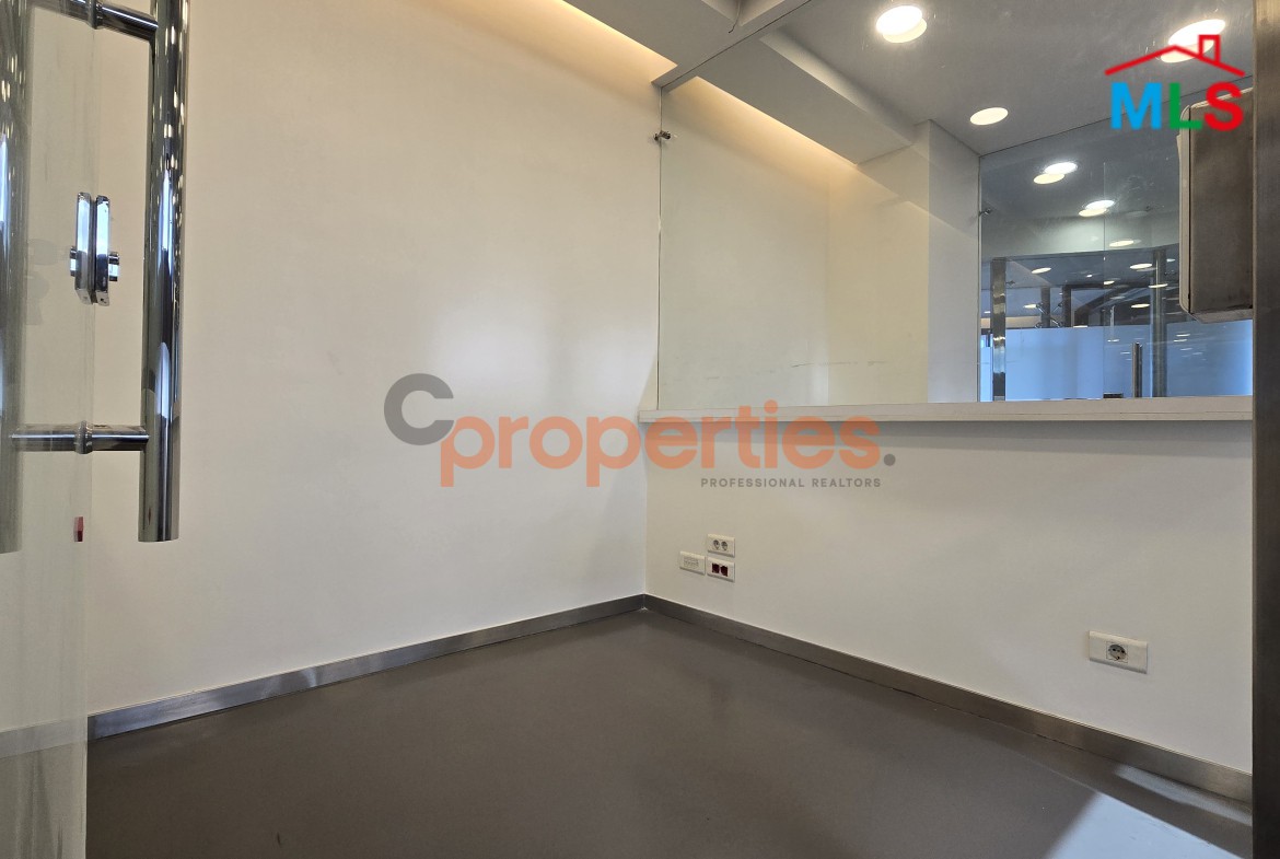 Office For Rent In Furn El Chebbak - CPJA25