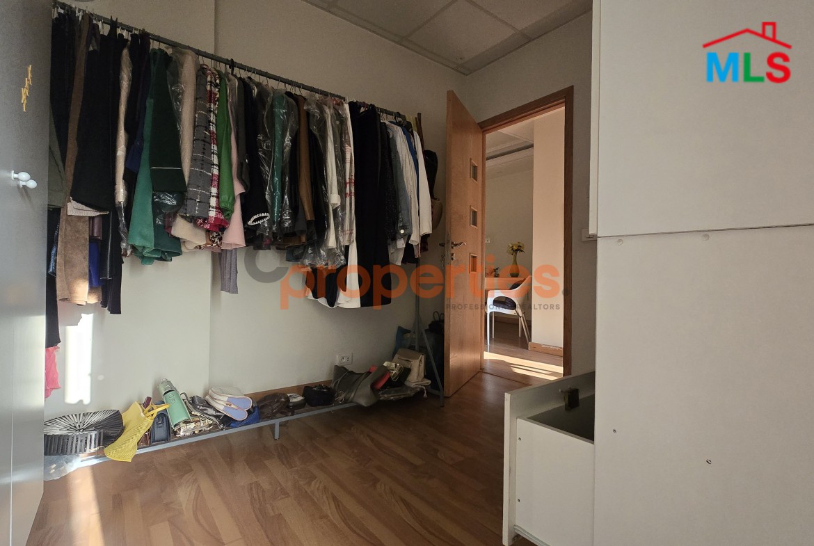 Office For Rent In Furn El Chebbak - CPJA15