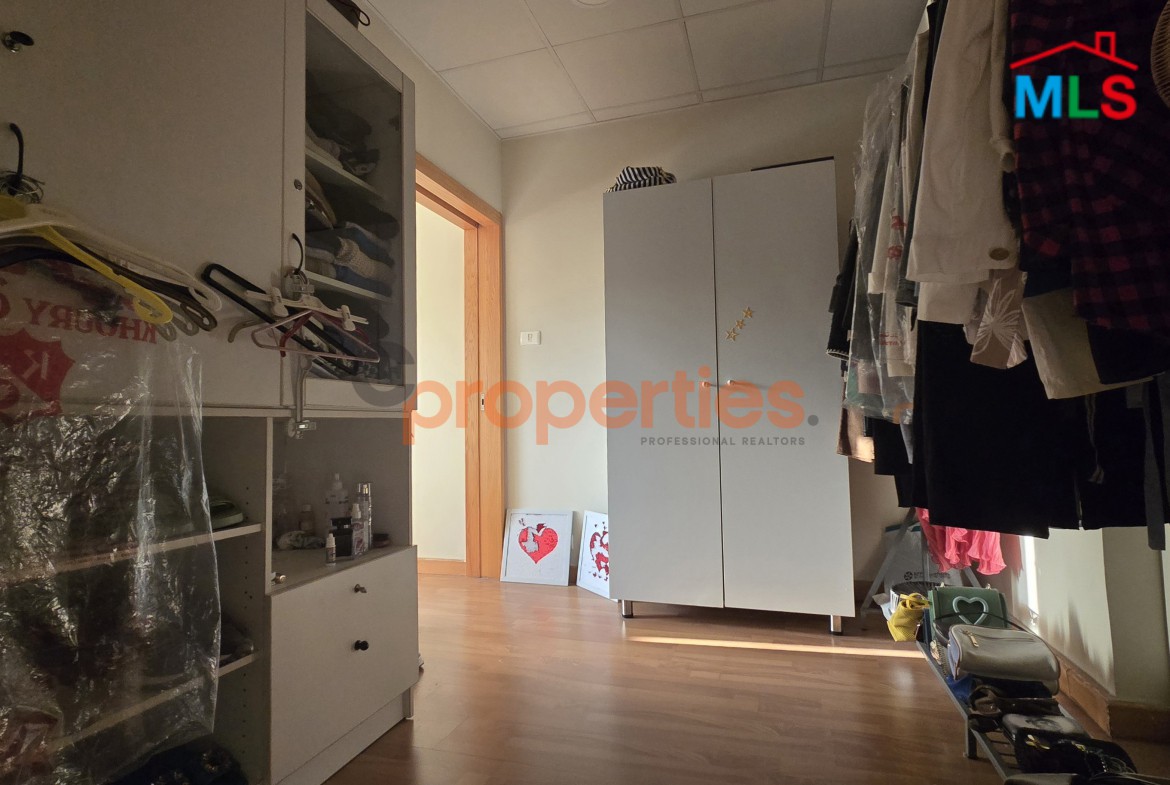 Office For Rent In Furn El Chebbak - CPJA15