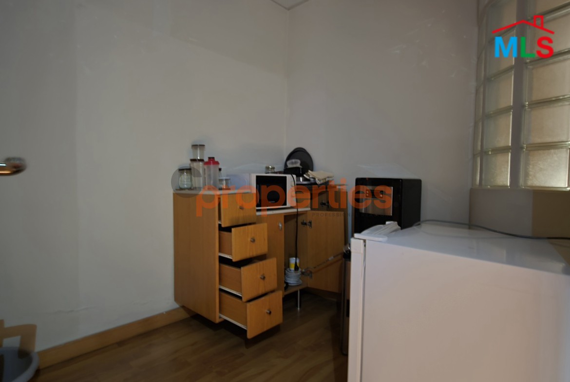 Office For Rent In Furn El Chebbak - CPJA15