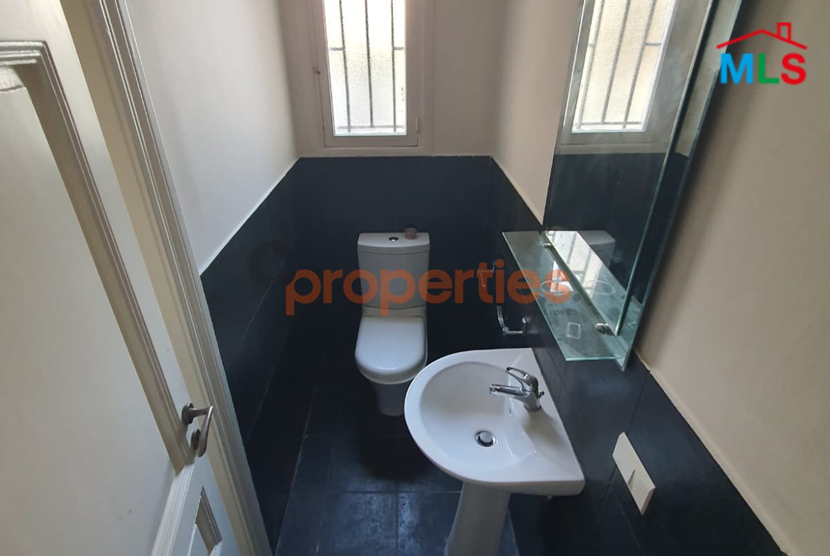 Apartment for rent in Achrafieh - CPBRN37
