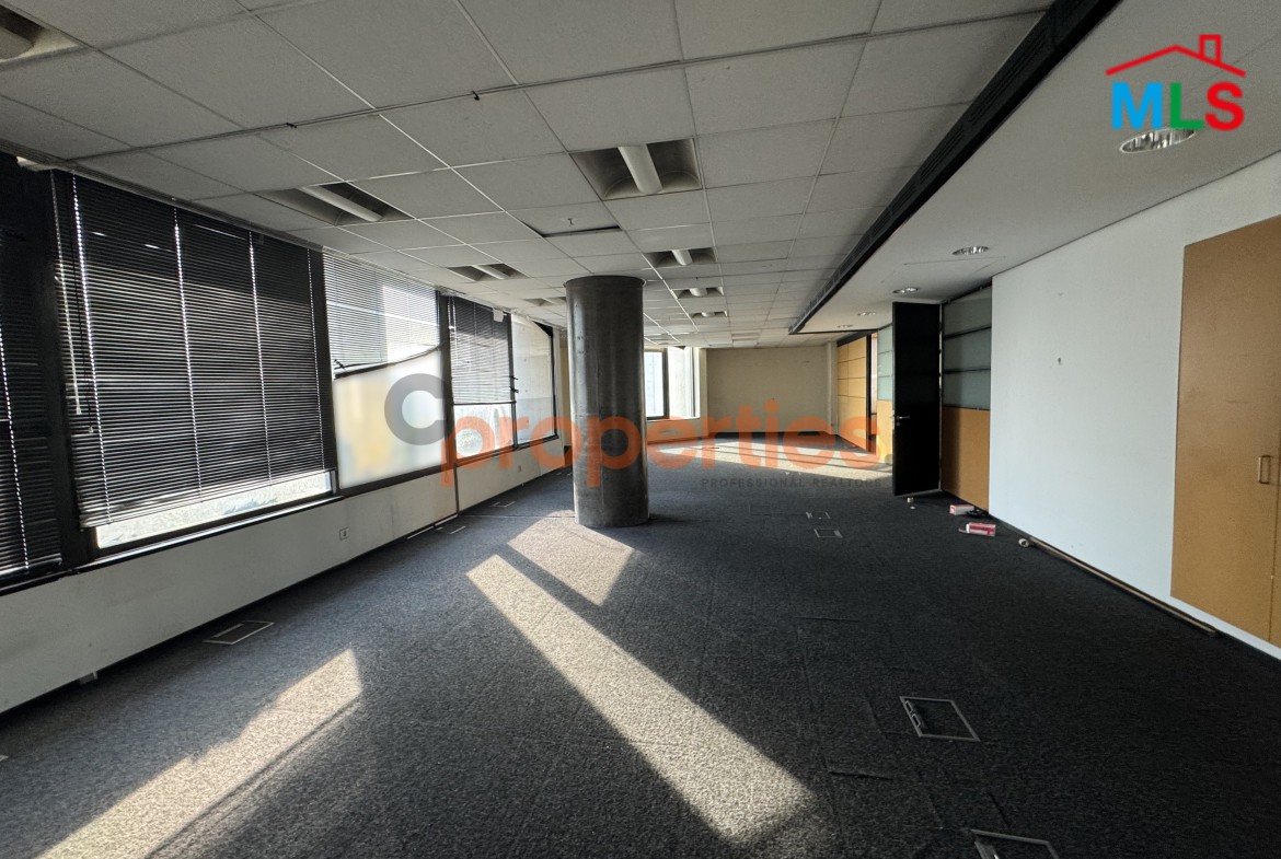 Prime Office for rent in Furn Eh Chebbak - CPGA113
