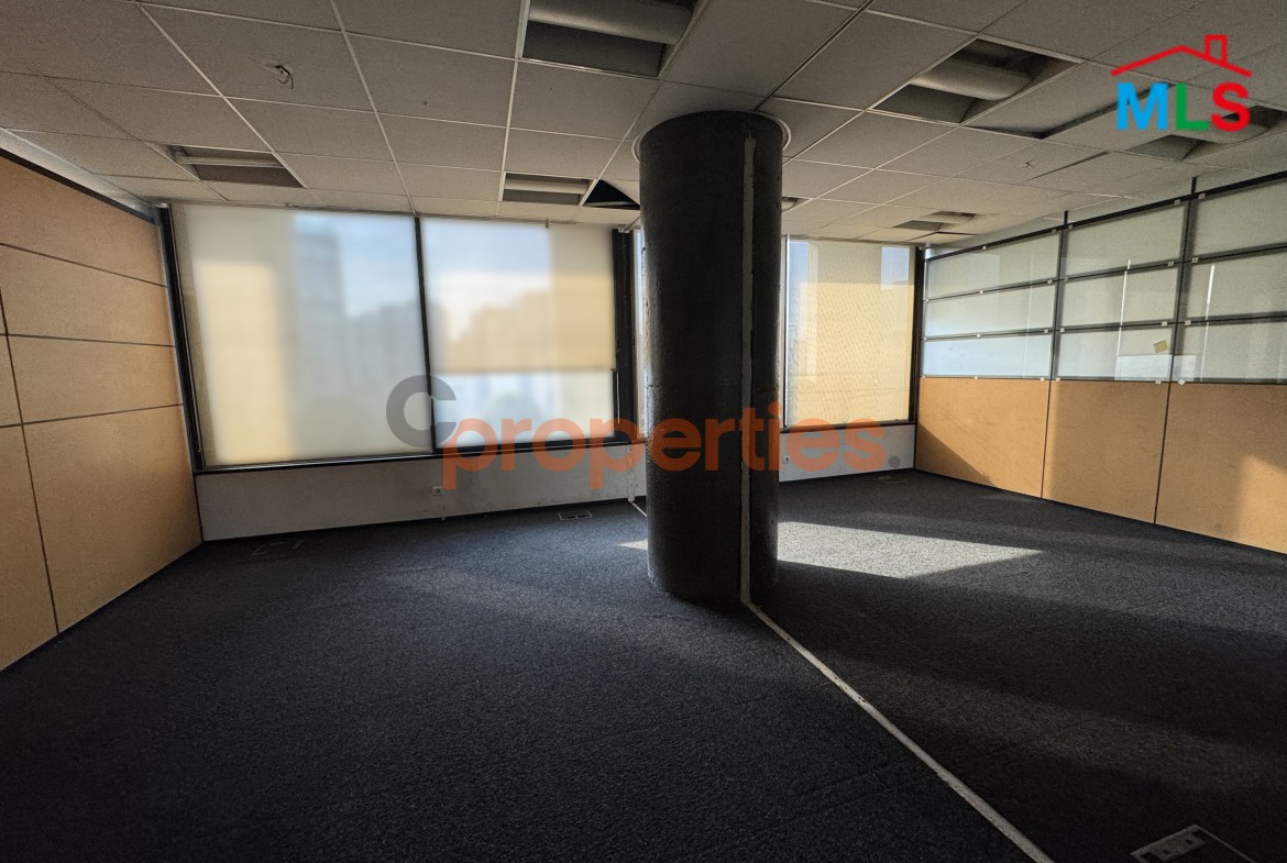 Prime Office for rent in Furn Eh Chebbak - CPGA113