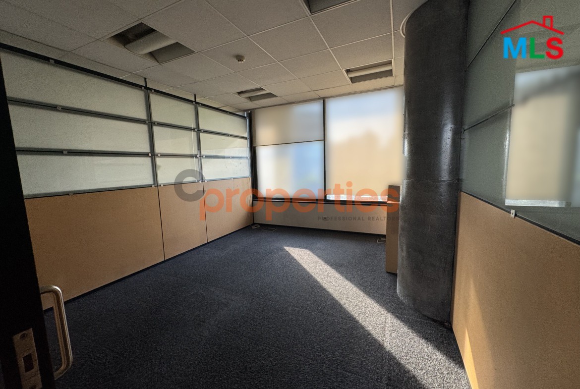 Prime Office for rent in Furn Eh Chebbak - CPGA113