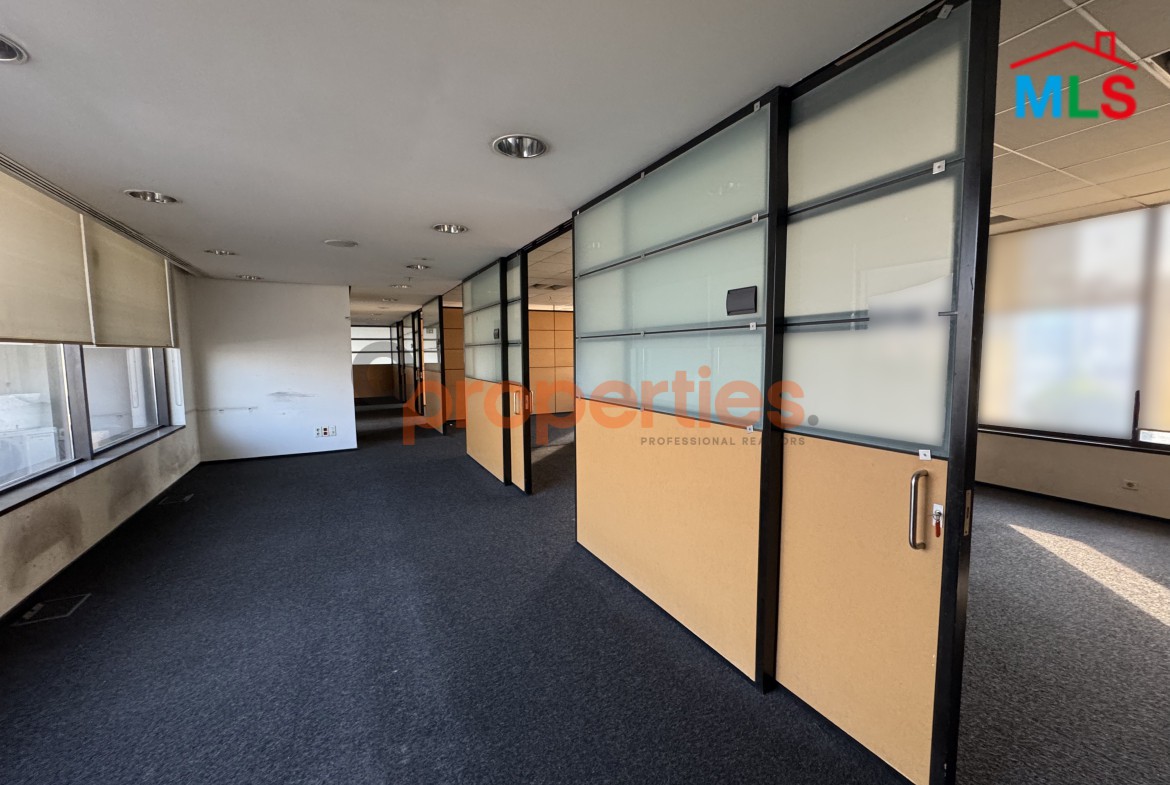 Prime Office for rent in Furn Eh Chebbak - CPGA113