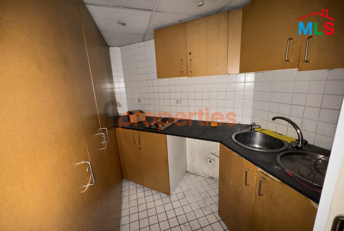 Prime Office for rent in Furn Eh Chebbak - CPGA113
