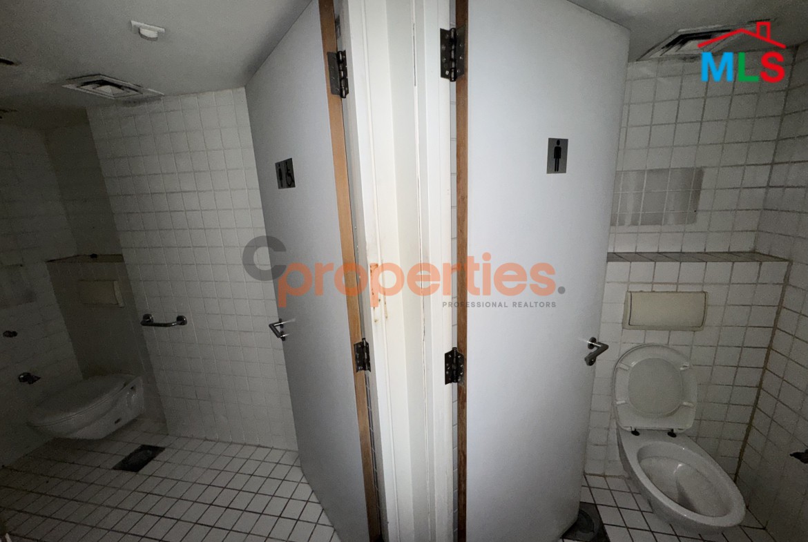 Prime Office for rent in Furn Eh Chebbak - CPGA113