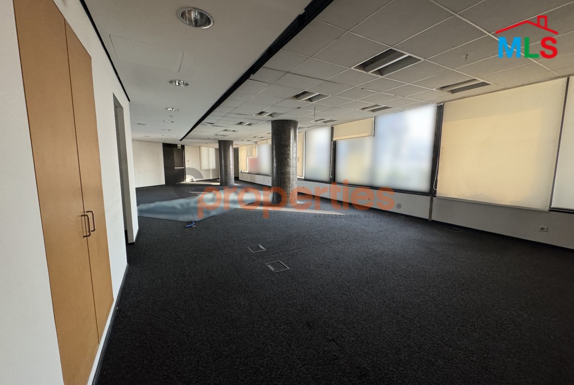 Prime Office for Rent in Furn El Chebbak - CPGA114