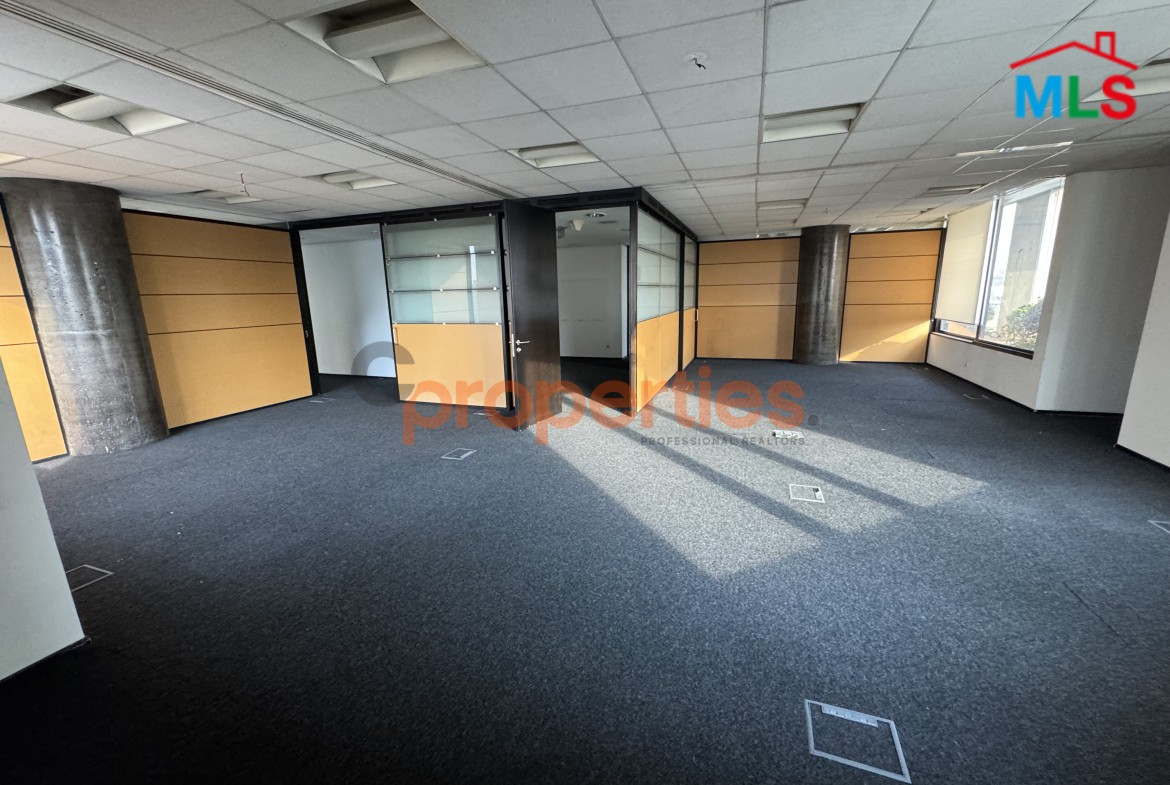 Prime Office for Rent in Furn El Chebbak - CPGA114