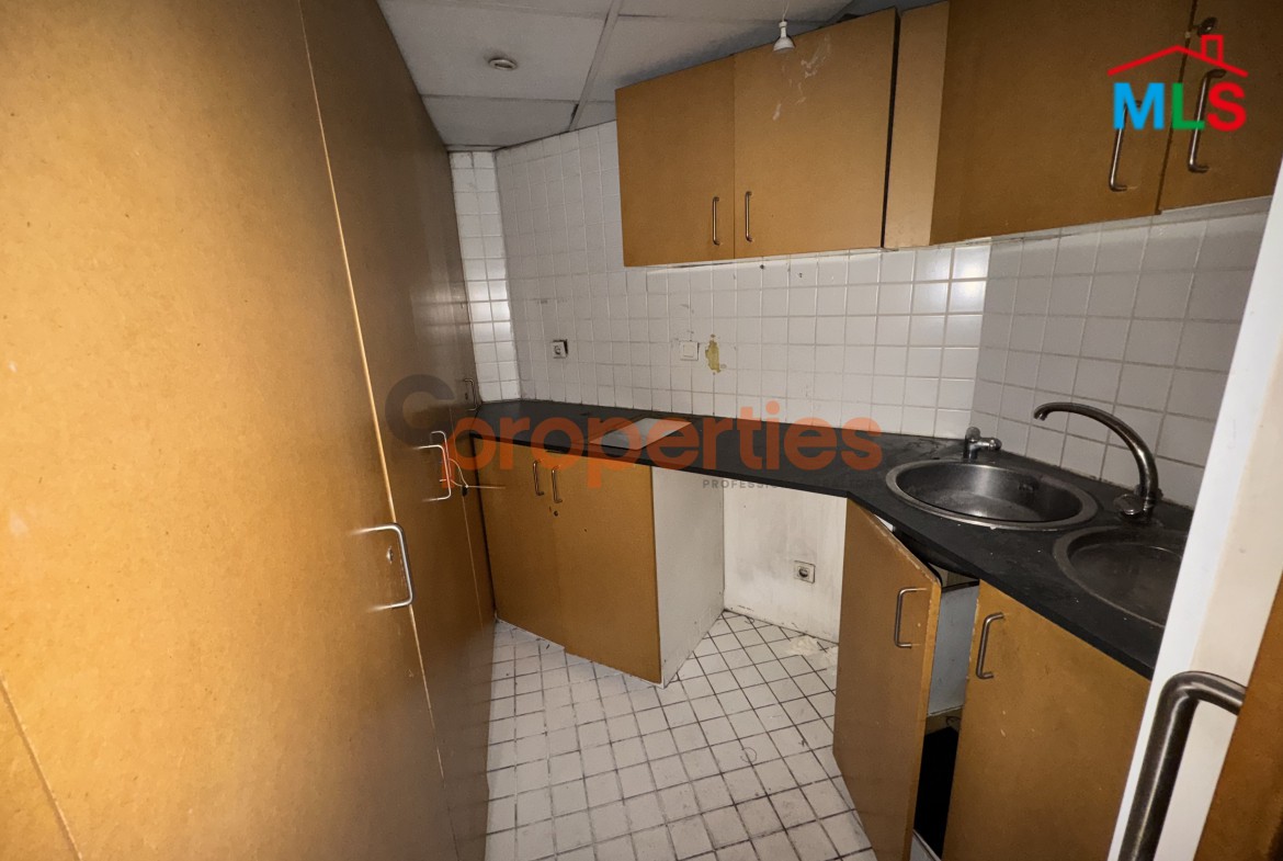 Prime Office for Rent in Furn El Chebbak - CPGA114