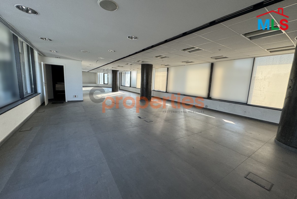 Prime Open Space Office for Rent in Furn El Chebbak - CPGA115