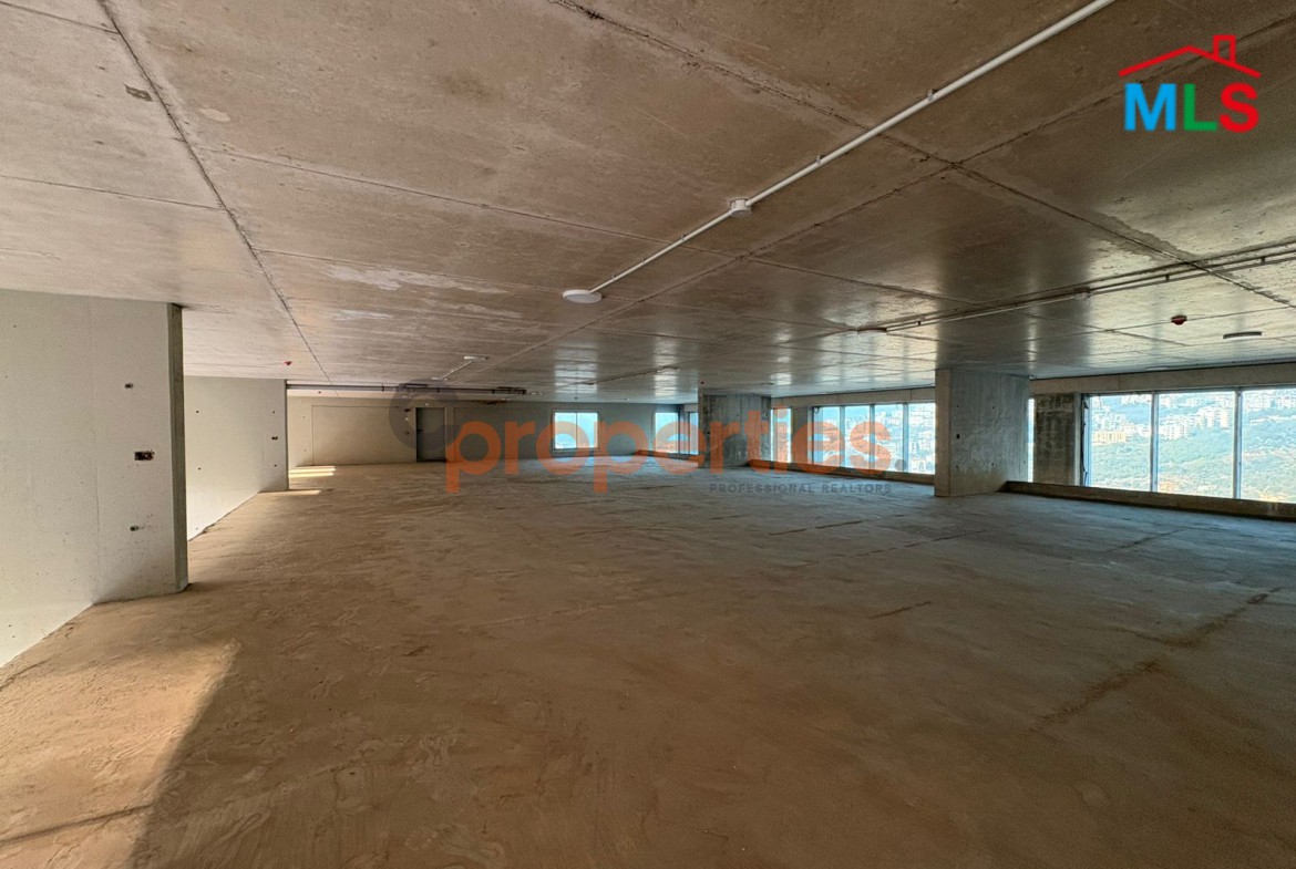 Prime Louaize Showroom with Mezzanine for Rent - CPFY161