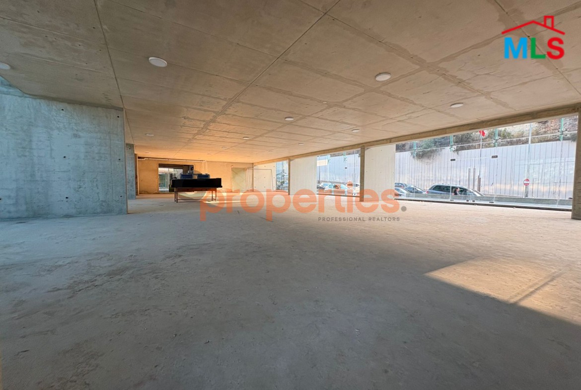 Prime Louaize Showroom with Mezzanine for Rent - CPFY161