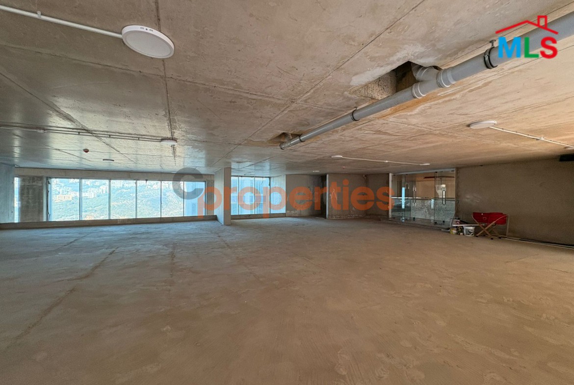 Prime Louaize Showroom with Mezzanine for Rent - CPFY161