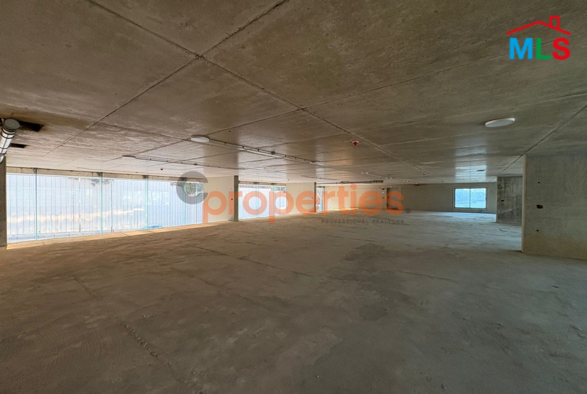 Prime Louaize Showroom with Mezzanine for Rent - CPFY161