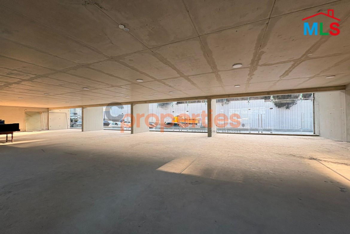 Prime Louaize Showroom with Mezzanine for Rent - CPFY161